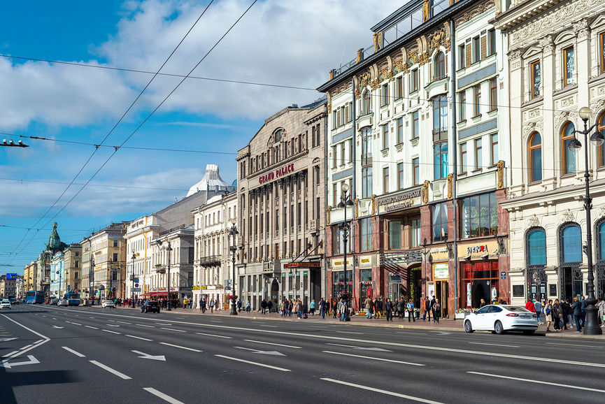 Дорога вдоль Невского проспекта