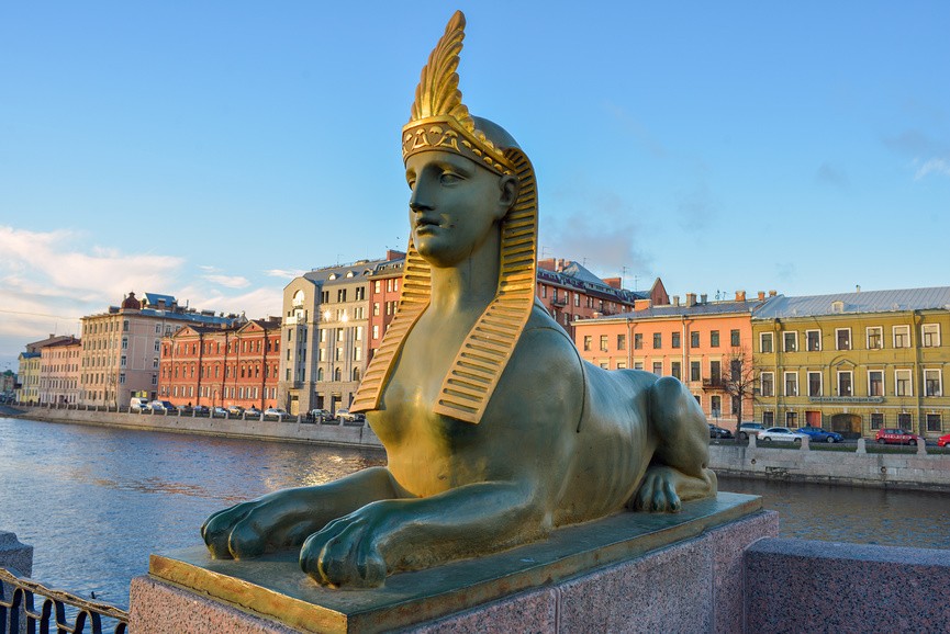 Сфинкс Химера на Египетском мосту