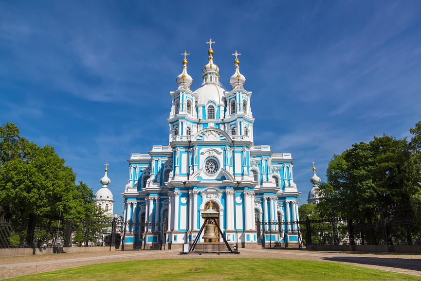 Здание Смольного собора
