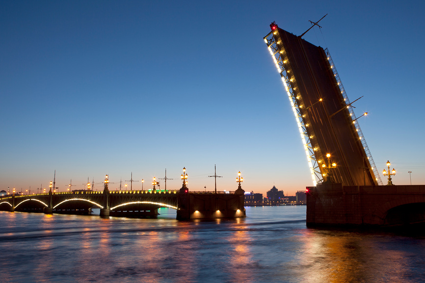 Развод Троицкого моста