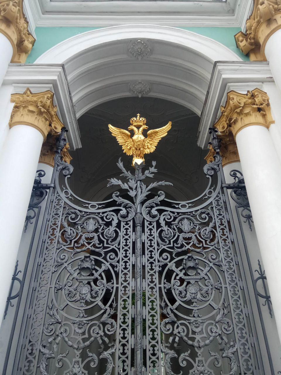 Ворота Зимнего дворца
