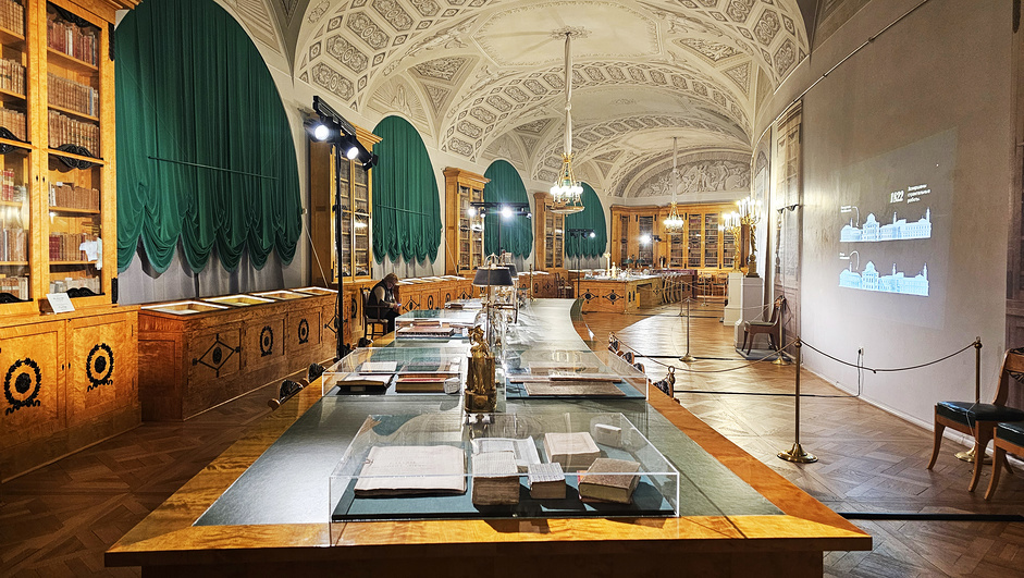 Коридор Павловского дворца