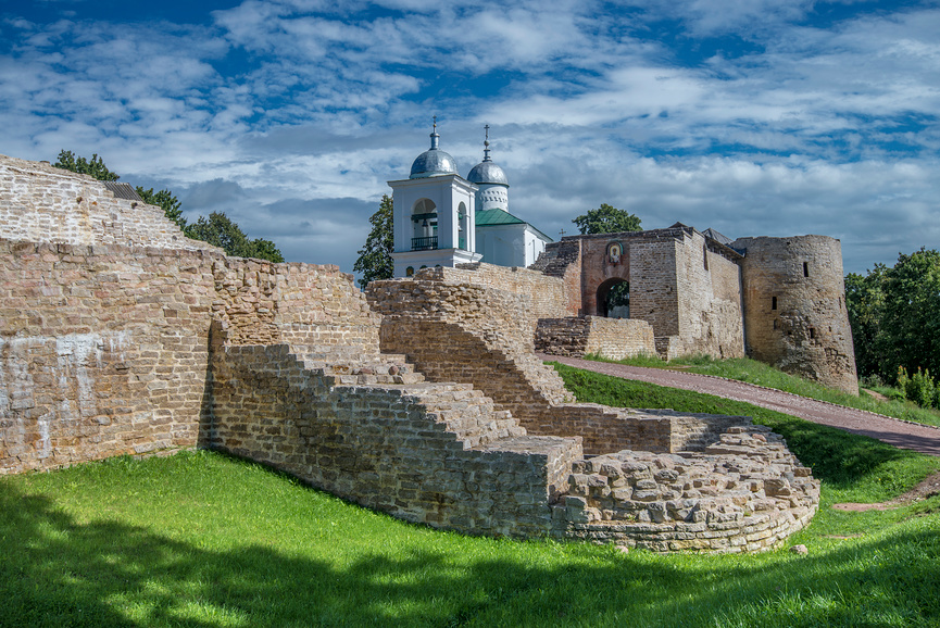 Изборская крепость